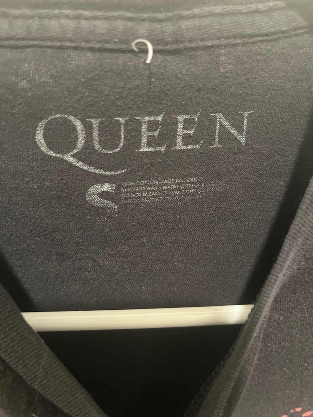 Queen Band Black Graphic Tee - Picture 2 of 3